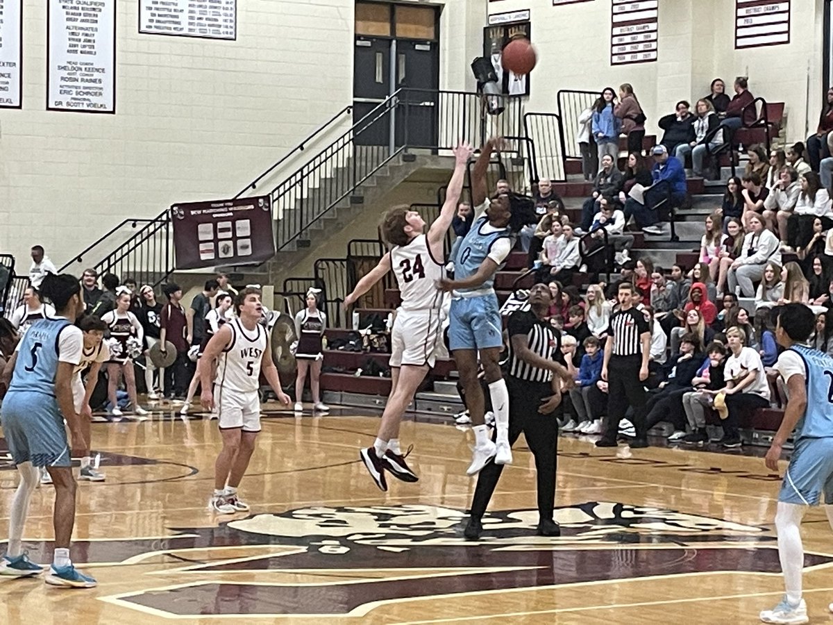 drsefrit's tweet photo. Varsity Boys’ turn! #SCSDhoops https://t.co/SpTcVgUsxK