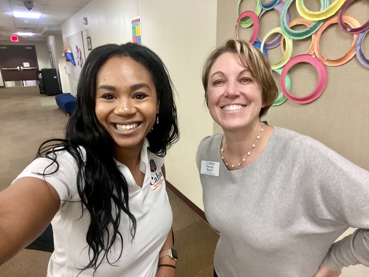 JacksonRavin's tweet photo. Day 1 of our February @CahnFellowship session we got to learn about our communication styles &amp; added more effective listening and feedback tips to our leadership toolbox. Great virtual session from @Exec_Comm. 💙 I look forward to a weekend of learning! https://t.co/em3olVekgn