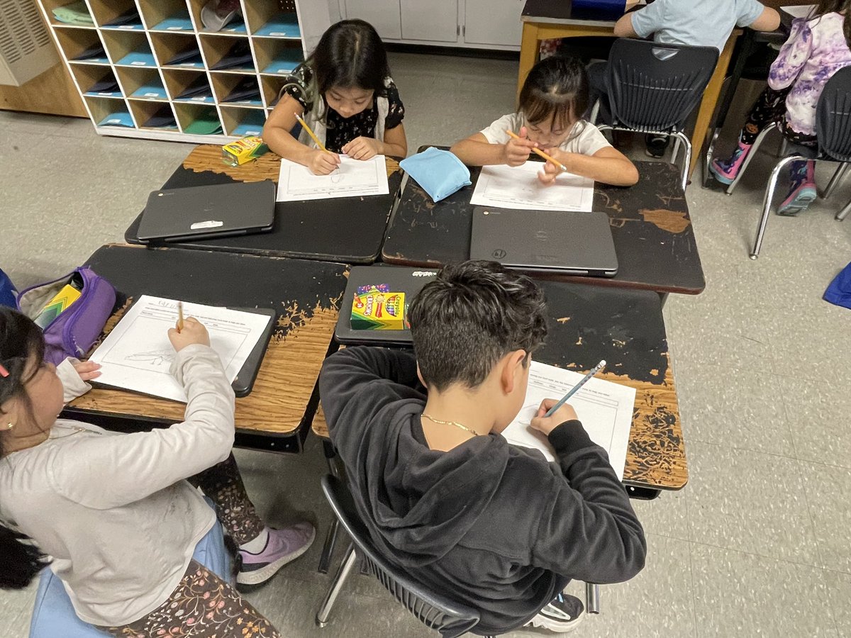 KaylaJoAdams's tweet photo. We loved kicking off our newest #PBL on birds with Dr. Dodo! We did a PWIM on birds followed by a bird walk and scientific drawings of birds. To end part 1 of our launch, one student requested to do a gallery walk to see other classmate’s drawings! @KenwoodElementa @FirstKenwood https://t.co/gqRFsKtMha