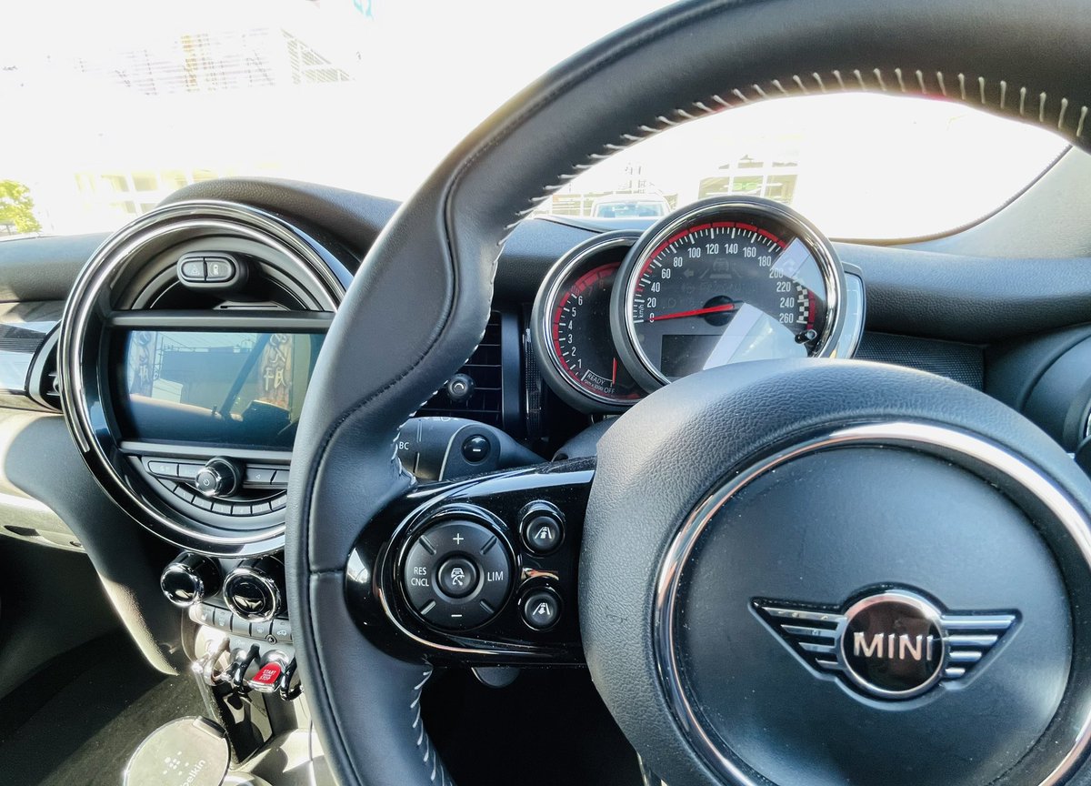 chikaponmini's tweet photo. 所用でお出かけ🚗
#MINI #f57jcw https://t.co/RmhHQ9pVpv