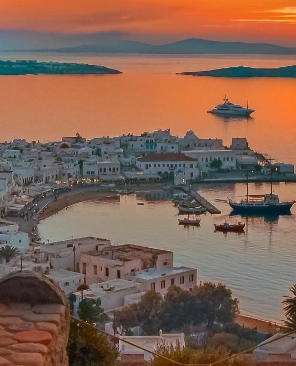 PostCardMeMykon's tweet photo. Mykonos sunset! 

Discover the best photo spots, highlights, and hidden corners of Mykonos. 

#Mykonos Photo Tours &amp; Photo Shoots 📸

Fun for friends, entire family, private groups and photographers🧿

Check out my BIO for details and booking information or drop me a message 📥 https://t.co/k3EP5q9PRb