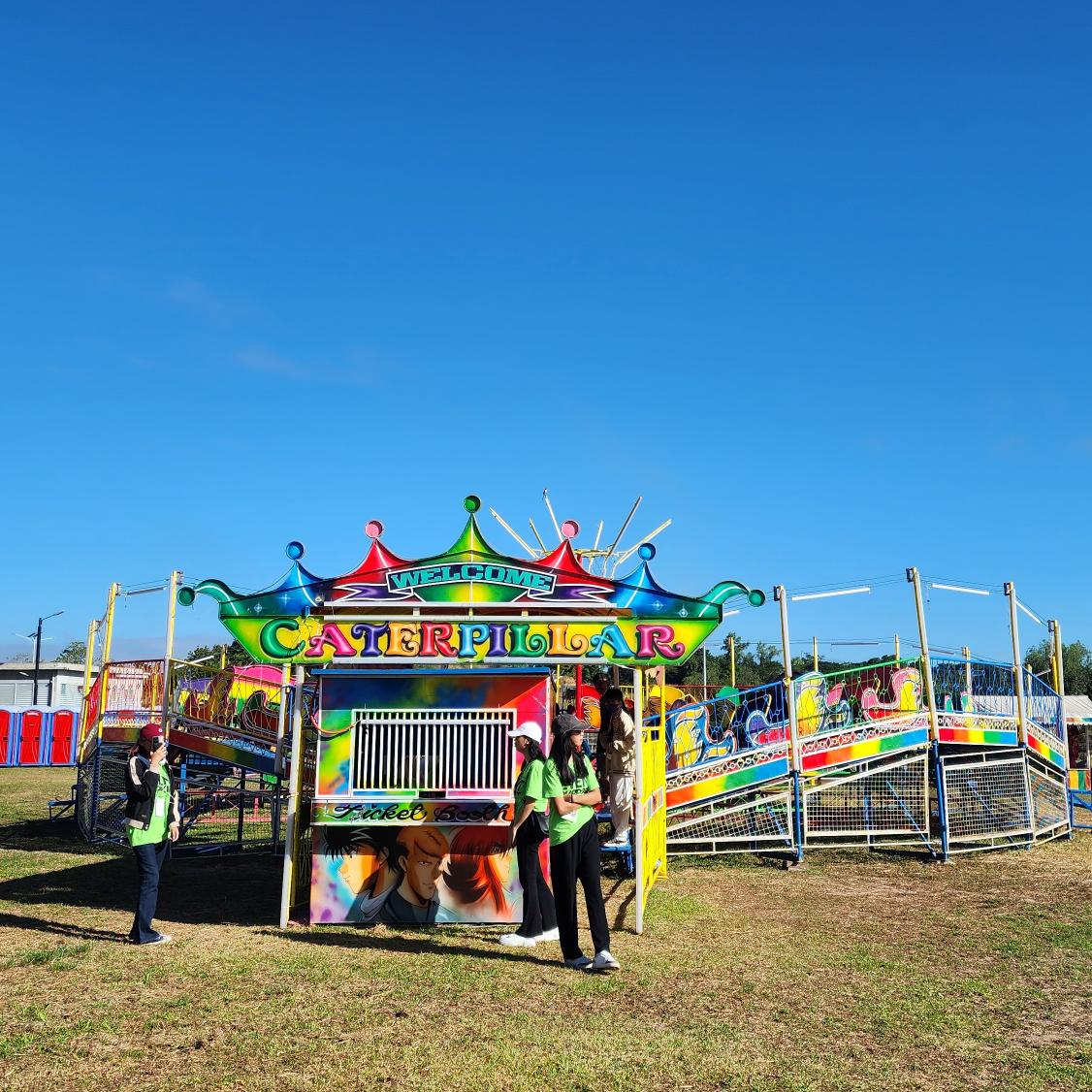 pulpliveworld's tweet image. We ride and feel alright at these three thrilling rides here at the ENtertainment Zone! 🎡 Which ride is your absolute favorite? 🙌 

#ENHYPEN #엔하이픈 #EN_WORLDTOUR_FATE #FATE_IN_NEWCLARKCITY