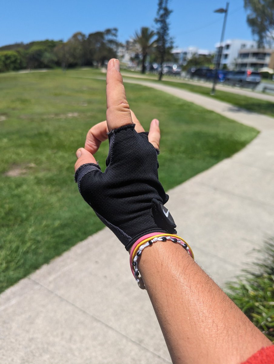 Lukewarmluffy's tweet image. #FREEDONDRINO
#FOURFIVE
#AUSPOST