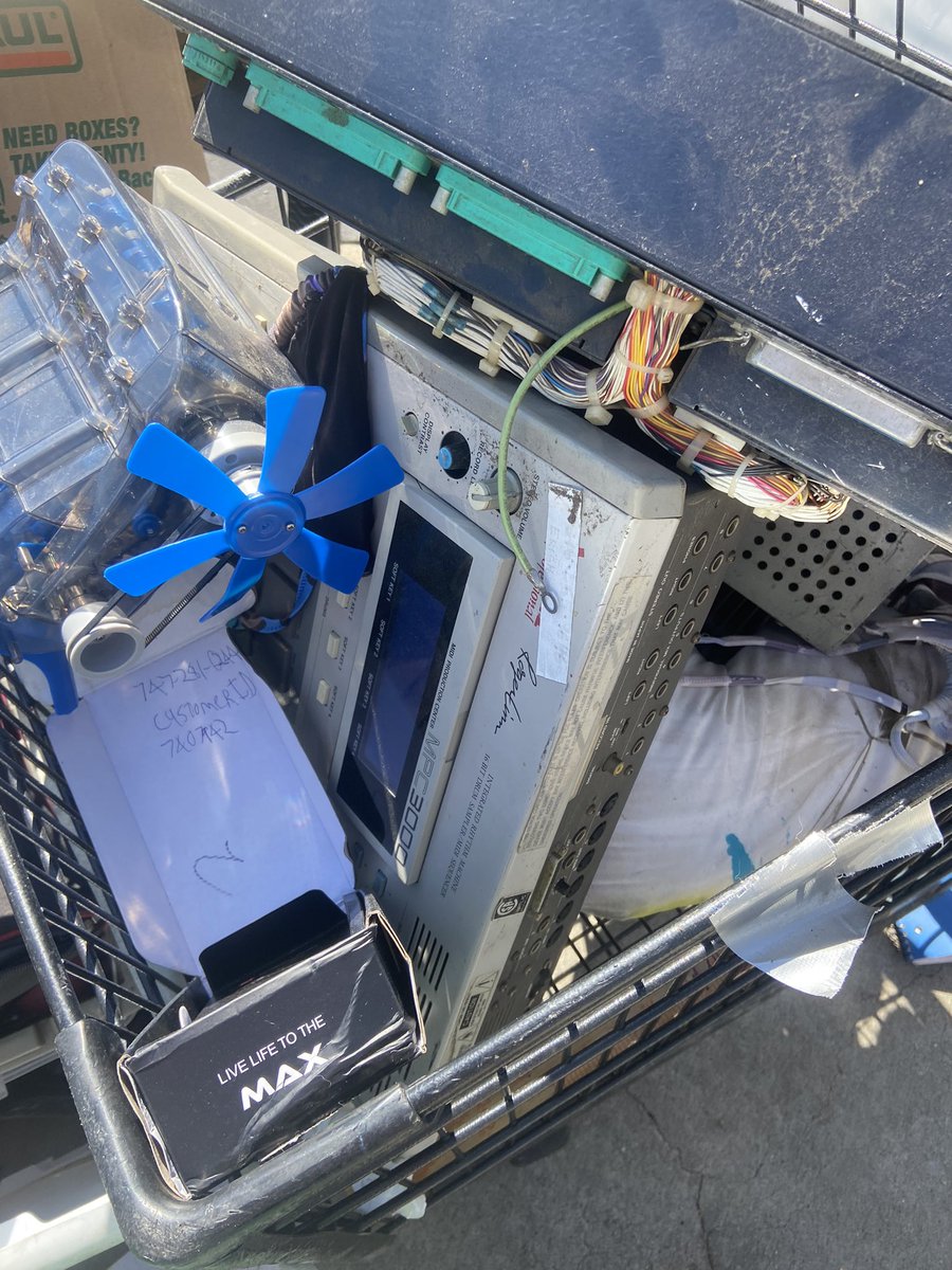 Ps1Guy's tweet photo. @darealdibiase @RealRobinsonIV I found a mpc 3000 in a trash pile outside of an abandoned house that was being cleared out not long ago.   

There was an akai s950 in there too. Both worked, just needed a little TLC.  A few bad buttons and the MPC wasn’t outputting audio https://t.co/PSi5C67aDA
