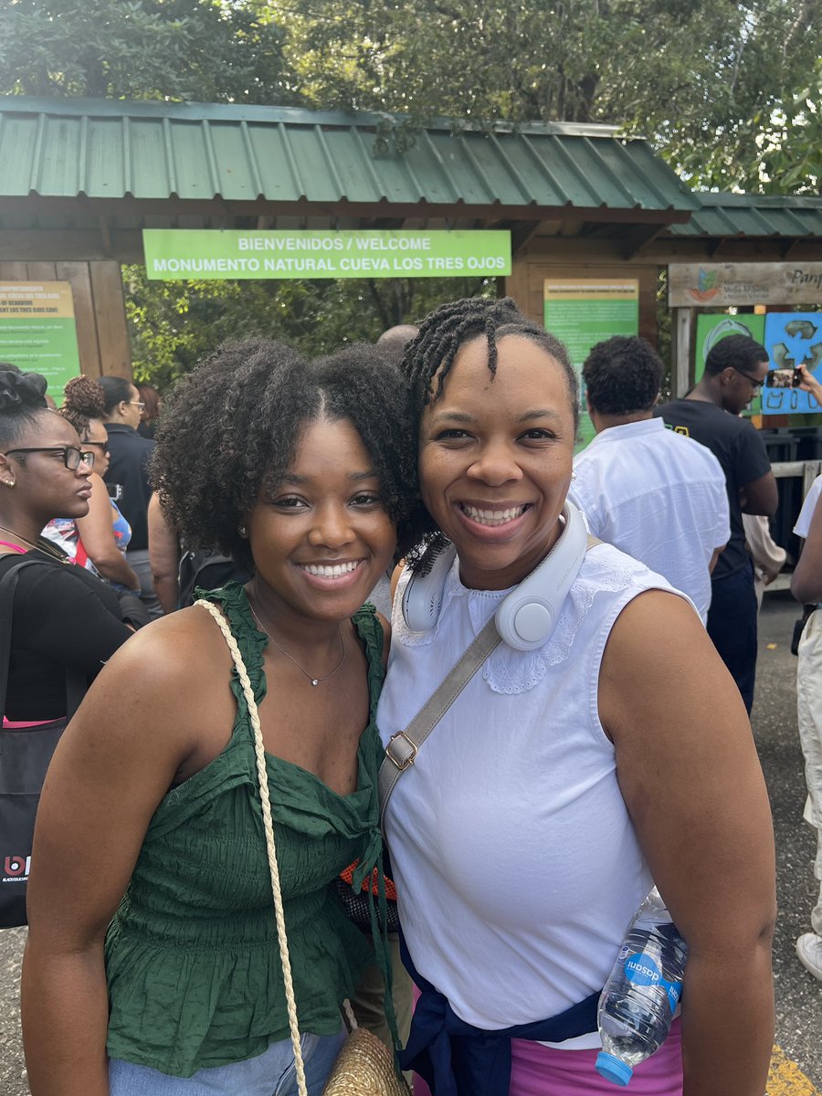 jeremywaisome's tweet photo. @DrJLMooreIII @NSF After the workshop we went on two excursions! Our first stop was to Parque Nacional Los Tres Ojos! It was absolutely gorgeous. There were A LOT of stairs. The lakes were not as cold as I expected them to be (yes, I touched them lol). #GoGators https://t.co/jPm8vbu6ks