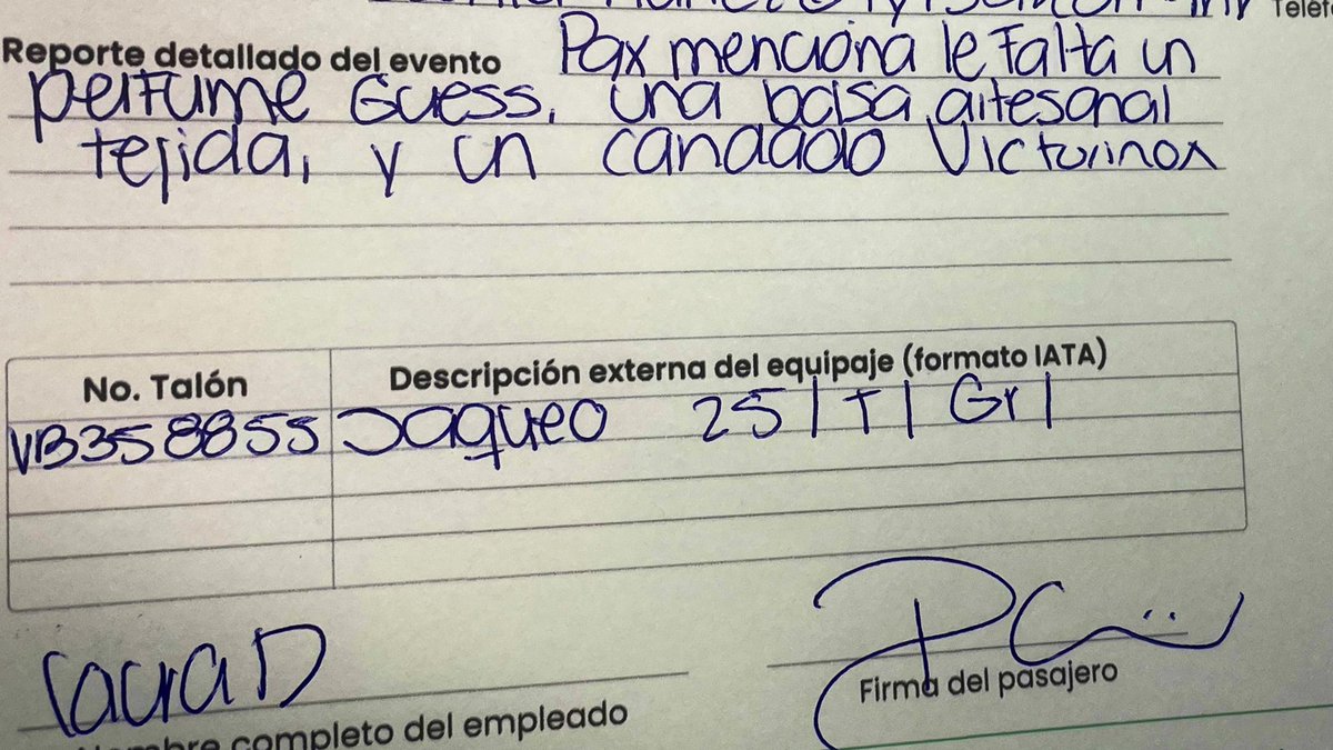 cecinunez's tweet photo. Gracias, @VivaAerobus me abrieron el candado de la maleta, manosearon y revolvieron mis cosas y de robaron un perfume y el candado. ¡Qué gusto volar con ustedes! https://t.co/7GsF8zH5WL
