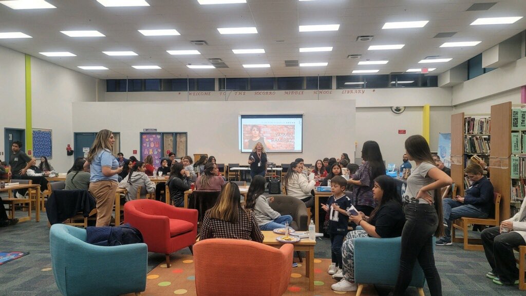 What a great turnout for our Latino Family Literacy Night! Great job <a href="/MCarrillo_sms/">Marlina Carrillo</a> putting it together for our Bulldog community. #TeamSISD #BulldogsWinForever