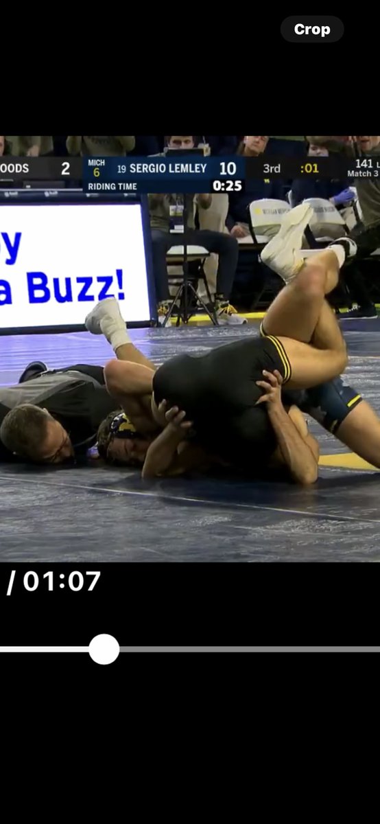 jrod5913's tweet photo. @TomBrandsHAWK @Hawks_Wrestling @MrPatMineo @MatScouts1 Lots of fun matches and a lot of missed calls tonite across D1 https://t.co/IbtCFmiO6Y