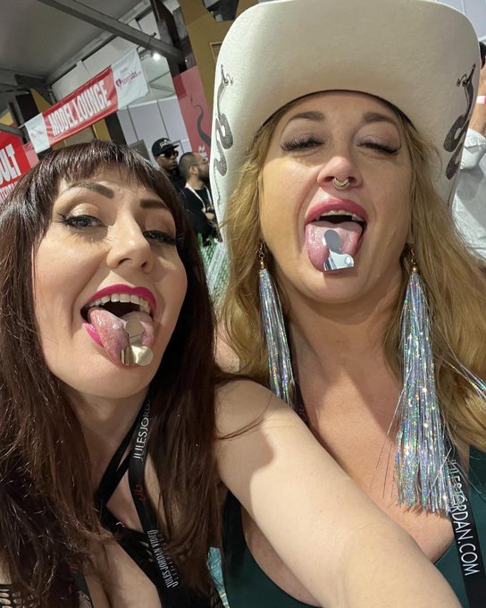 @AEexpo Day 1 @ThickLizzyXXX @AriaKhaideXXX @ButtplugBettty @FoXXXyDarlin @KaidenBaileyXXX https://t<a class="tags" href="/tag/aeexpo">@aeexpo</a><a class="tags" target="_blank" title="On Twitter" href="/?out=eyJ0eXAiOiJKV1QiLCJhbGciOiJIUzUxMiJ9.eyJpYXQiOjE3MjE4Nzg1MTEsImlzcyI6InR3cG9ybnN0YXJzLmNvbSIsIm5iZiI6MTcyMTg3ODUxMSwiZXhwIjoxNzUzNDE0NTExLCJyZWRpcmVjdF91cmwiOiJodHRwczovL3R3aXR0ZXIuY29tL1RoaWNrTGl6enlYWFgifQ.dO1dX73qOEoUYExyL2o_1A68ungggdLCAHNeVWhgPwjVs8eIZEsoax-PA08oOBqrk8nZ04mwbc-nPQfZz590kw">@ThickLizzyXXX</a><a class="tags" href="/tag/ariakhaidexxx">@ariakhaidexxx</a><a class="tags" target="_blank" title="On Twitter" href="/?out=eyJ0eXAiOiJKV1QiLCJhbGciOiJIUzUxMiJ9.eyJpYXQiOjE3MjE4Nzg1MTEsImlzcyI6InR3cG9ybnN0YXJzLmNvbSIsIm5iZiI6MTcyMTg3ODUxMSwiZXhwIjoxNzUzNDE0NTExLCJyZWRpcmVjdF91cmwiOiJodHRwczovL3R3aXR0ZXIuY29tL0J1dHRwbHVnQmV0dHR5In0.l_OKxWgIKEt4PuPPhiRzri2KgQb4wQ1zMxKyMDRYmcoJDgxMilZZMOP7CWOu8cY3a1DGOX06z4P2Wx0HZPw8EQ">@ButtplugBettty</a>