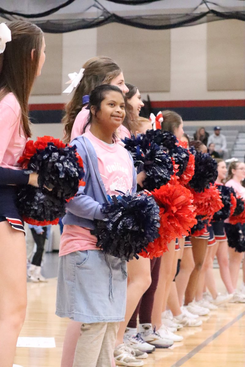 BE Echo Yearbook tweet media