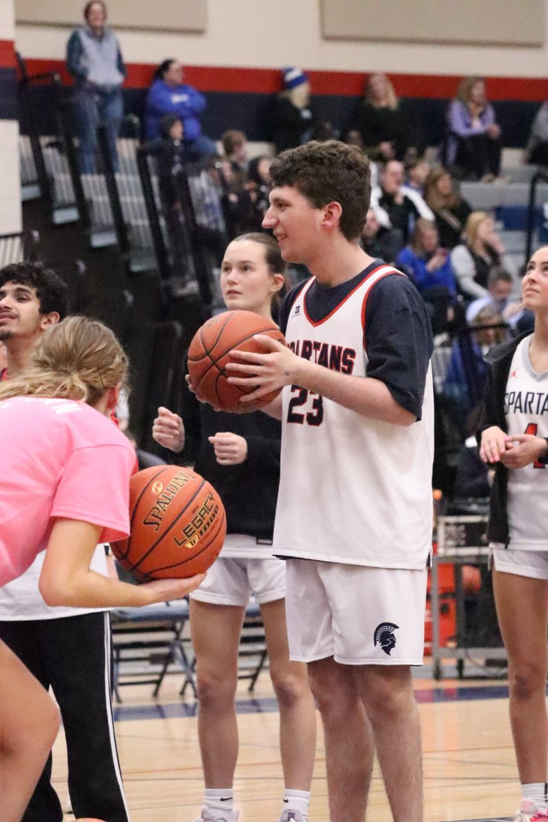 BE Echo Yearbook tweet media