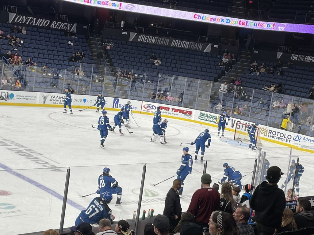 AvsAngelsChick tweet media