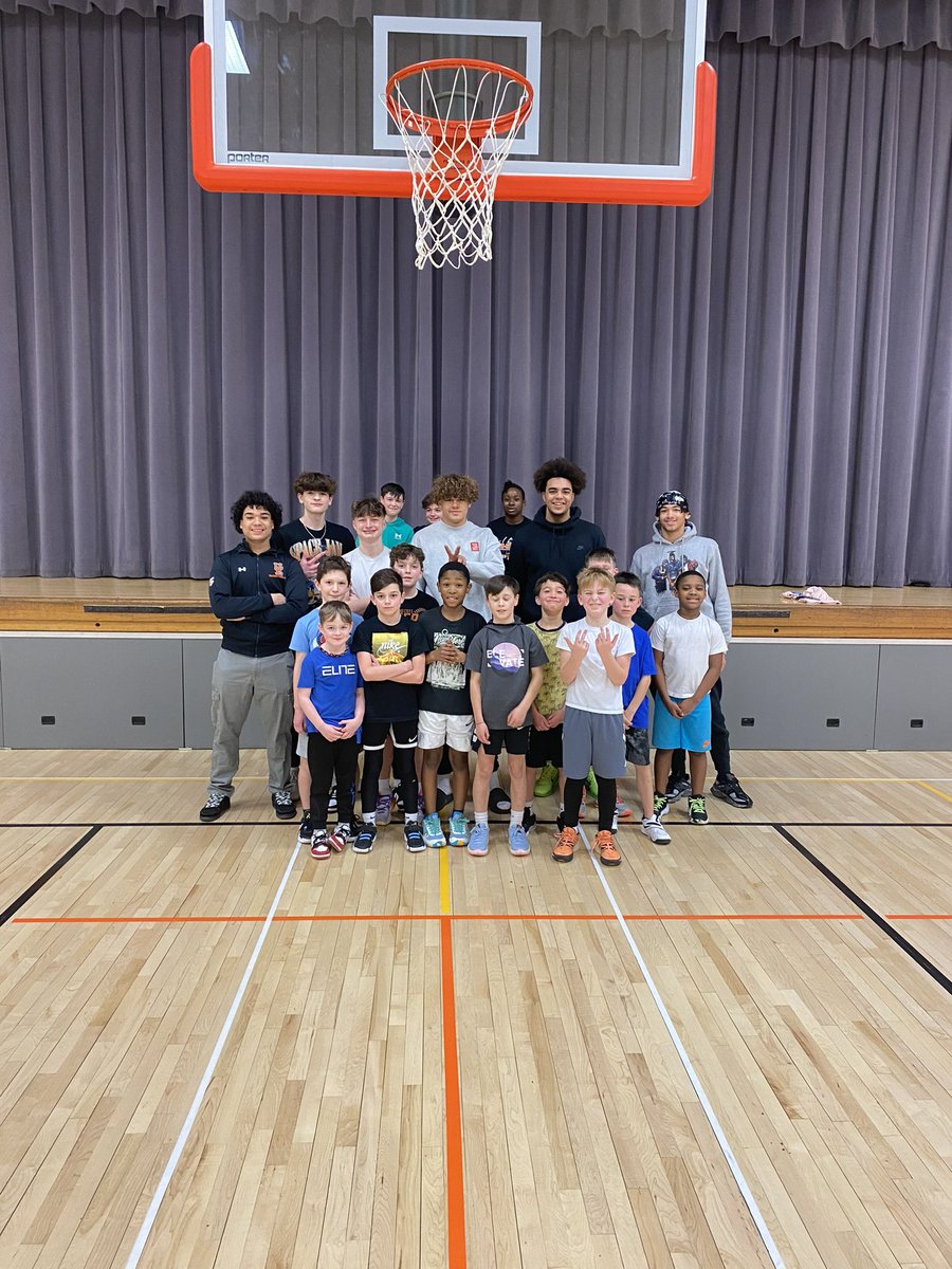 Some of our varsity players showed up to a junior tigers practice for some competition. The players enjoyed every minute of it!!