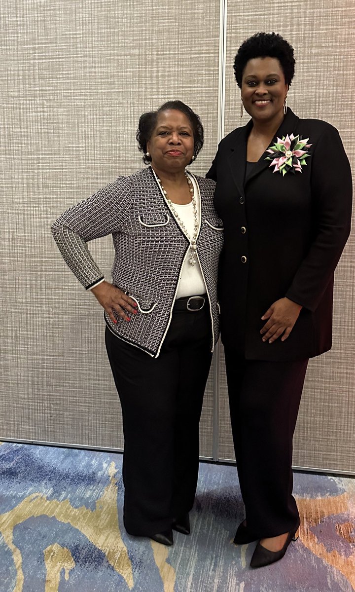 IAmMaryBenton's tweet photo. This #BlackHistoryMonth we celebrate @MarthacastexT who was appointed Mayor Pro Tem by @houmayor @whitmire_john! She is a smart &amp; amazing leader! So excited to see her soar as she works alongside our mayor and city council members to do great things throughout our city. #hounews https://t.co/FaqDPdu09J