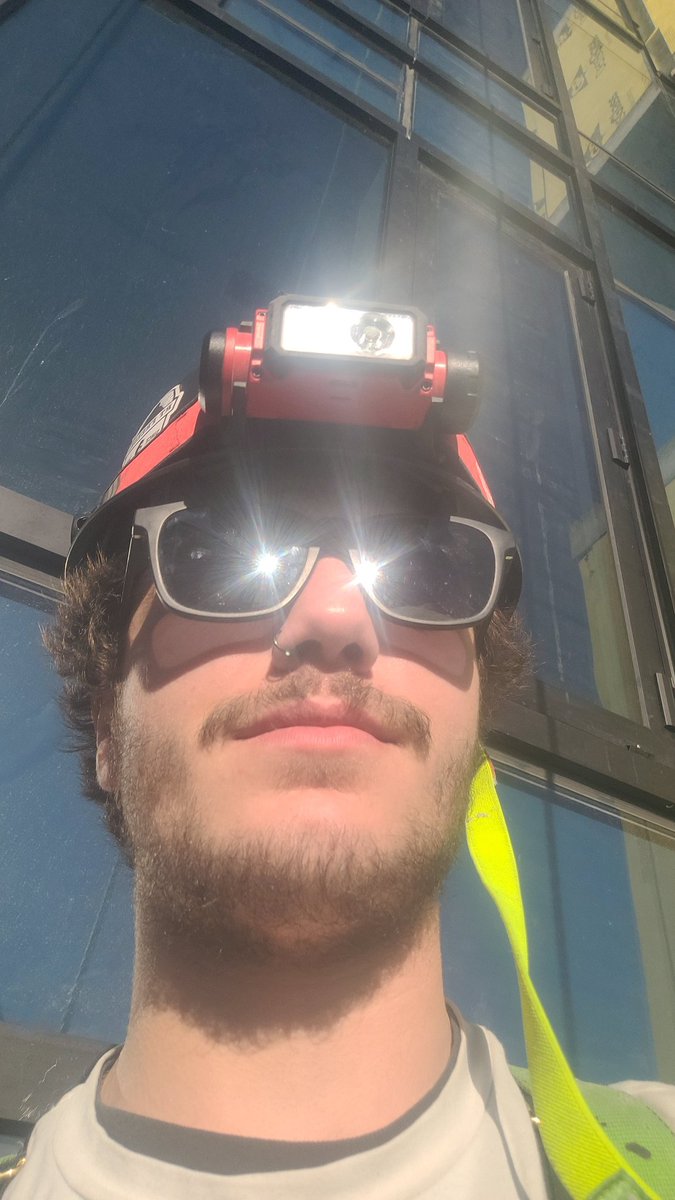 KerrnenLegrow's tweet photo. Blue collar lifestyle baby YEEEEWWWWW https://t.co/TWneaGZMpA