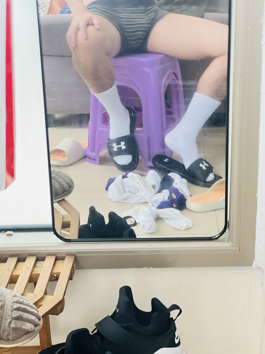 GGABC01's tweet photo. 骚🐶来过来挑一双🧦#s #骚🐶 https://t.co/pNf3zsMNBw