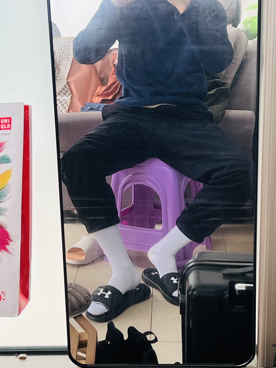 GGABC01's tweet photo. 骚🐶来过来挑一双🧦#s #骚🐶 https://t.co/pNf3zsMNBw