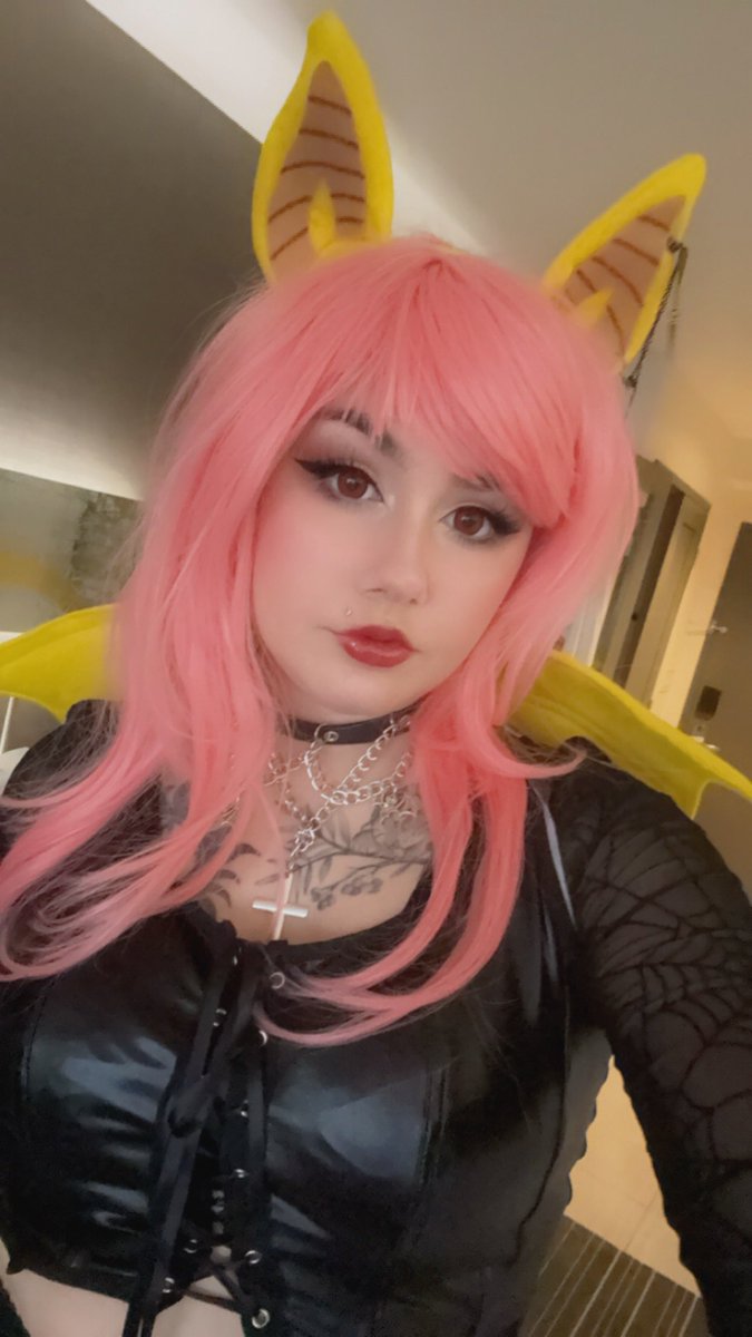 Enjoying HarmonyCon 💗🥹