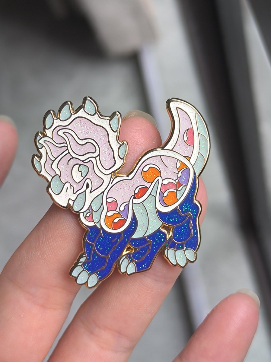 annepin330448's tweet photo. As lovely as ever๐คฉ#enamelpins #hardenamelpin #hardenamel #cool #girlpower #fantasypins #fantasypin #pinsaddict #pinscollection #custompin #custompins #hardenamelpins #pindesigner #pindesigners #pinmaker #pinmakers https://t.co/Q8vrT2uegM