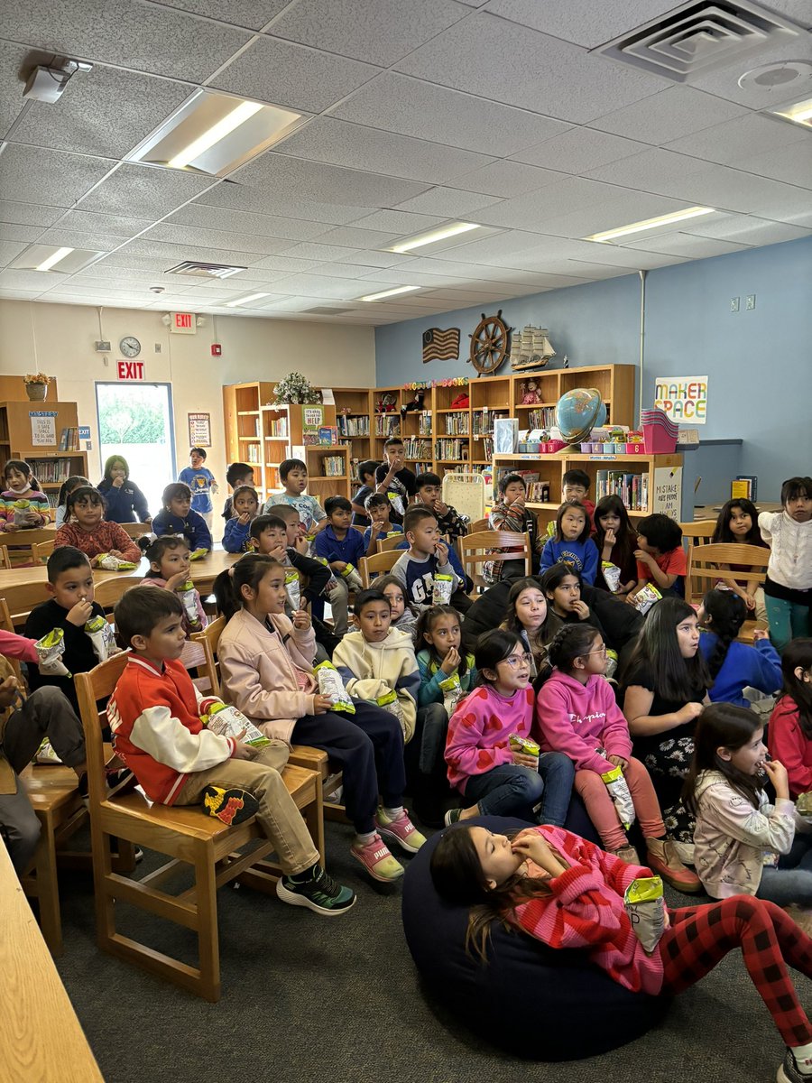 Jellick Librarian 📚 tweet media