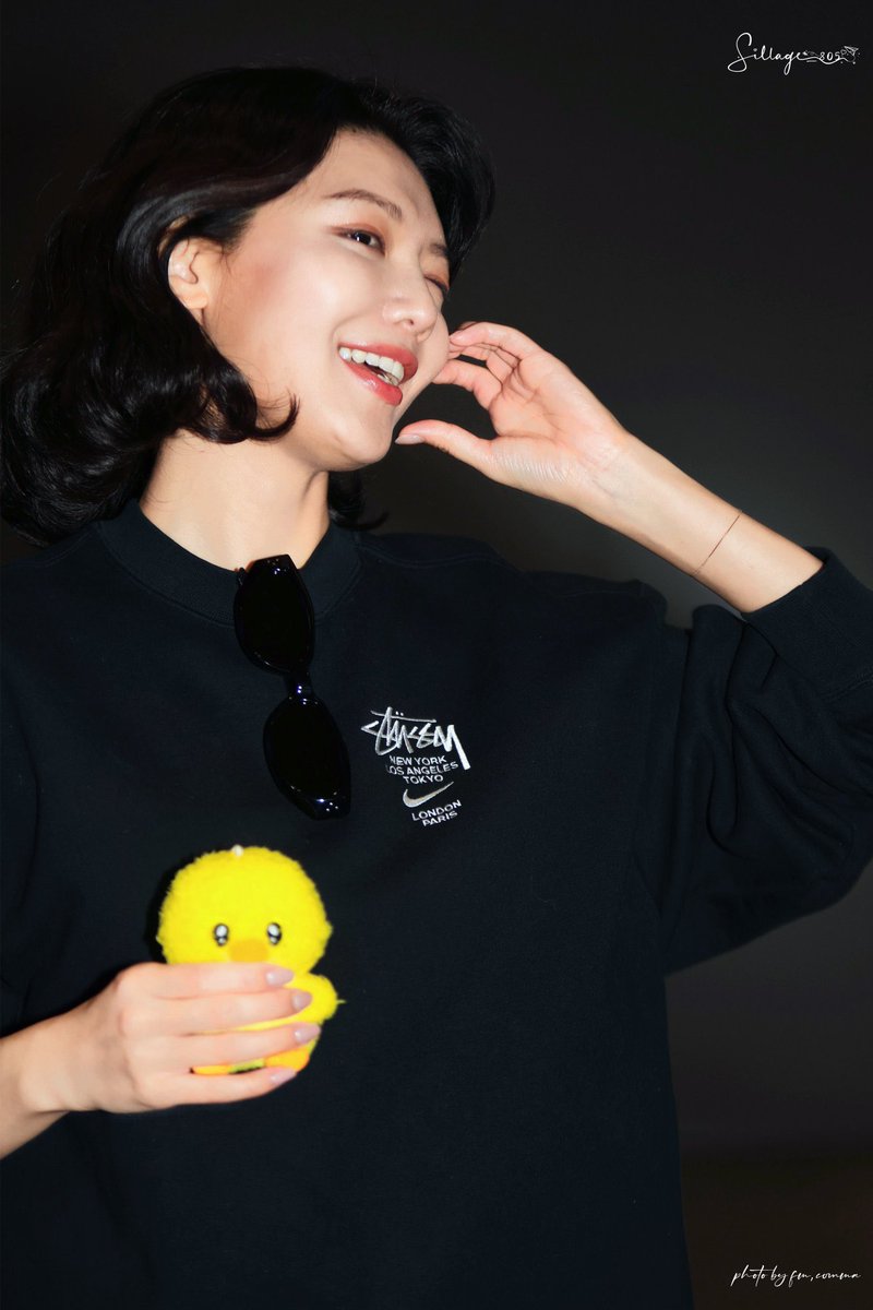 syoungshine's tweet photo. sooyoung really came out wearing her training clothes and still looked extra pretty &amp; cute 😌✨ https://t.co/sXueoFLicO