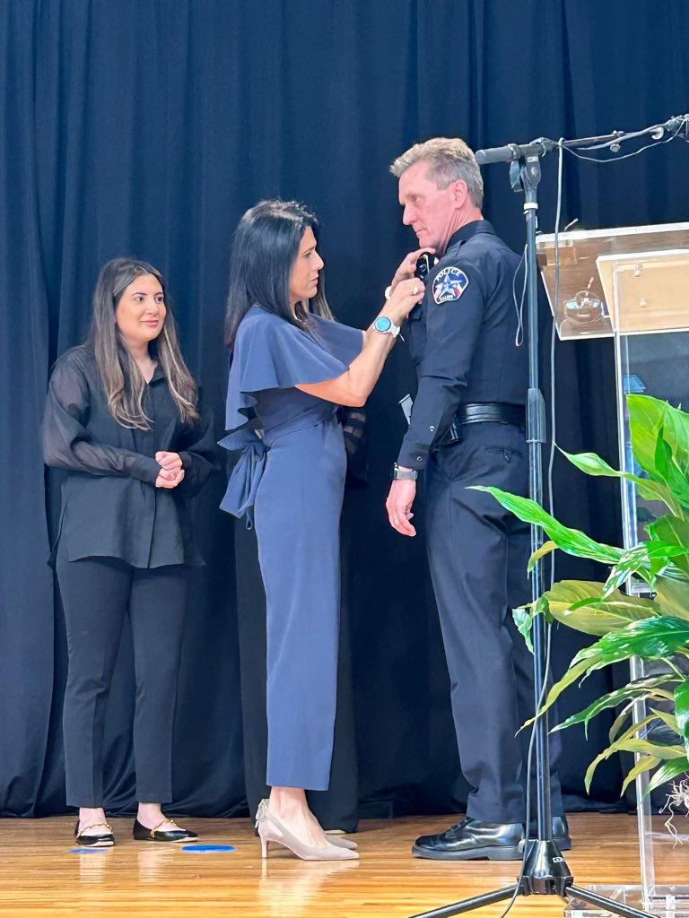 Robin Bullock tweet media