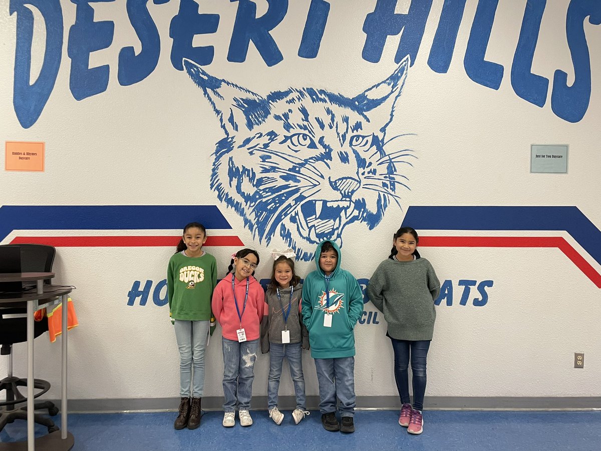 cassbarceleau's tweet photo. NKOTB featuring two of our PBIS/Military Ambassadors, who so kindly helped me give our new kiddos a tour of DHE! 
💙🐾💙 https://t.co/VKP2VNcRxm