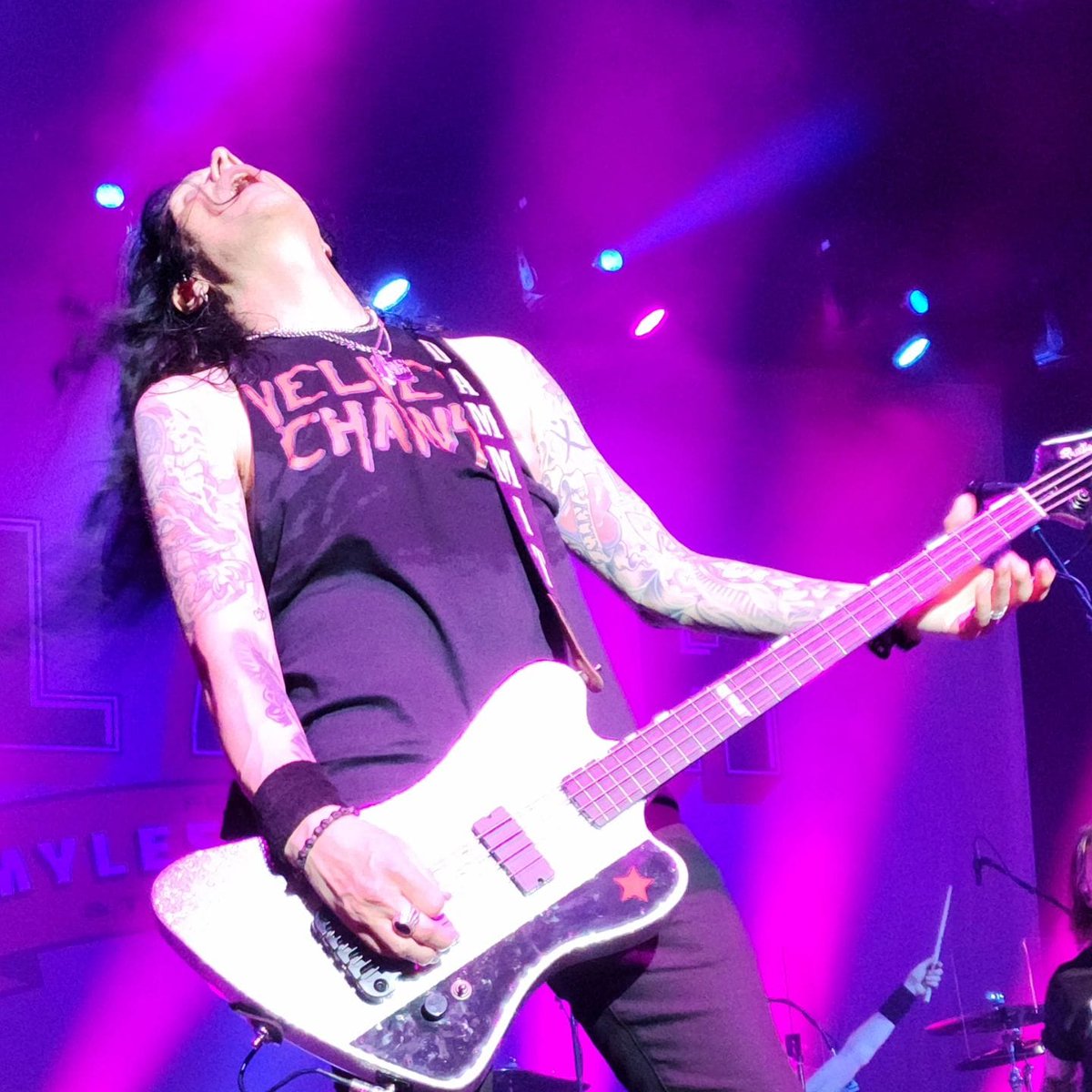 Un show más en Brasil, anoche tocó Rio de Janeiro 🇧🇷 (01/02/24) #ToddKerns #dammit #SMKC #TheRiverIsRisingTour