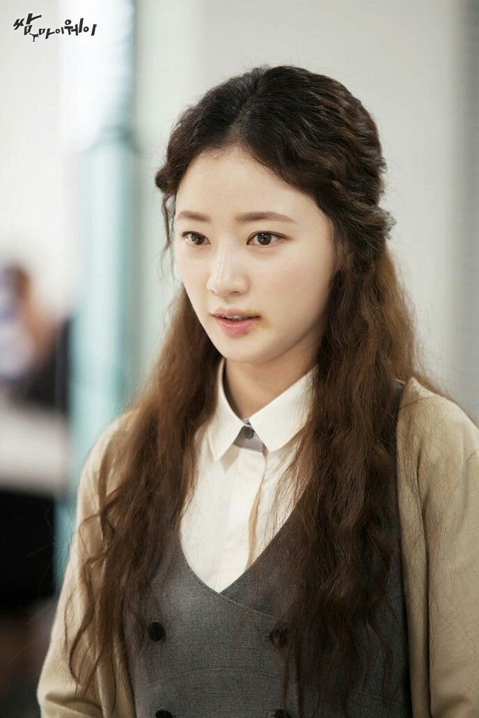 pixxieedust's tweet photo. @kdrama_menfess Bener-bener ya manusia. Mending caritau dulu drama song ha yoon yang lain. Dia di fight for my way jadi yang tersakiti dan setia bgt sama sahabatnya anjir. Berarti mah emg akting hayoon bagus😁🤭 https://t.co/QM2syshxUC