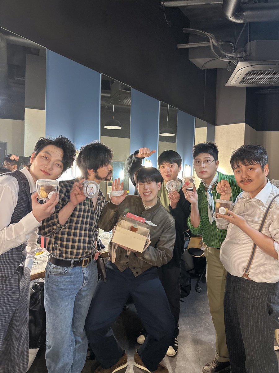 pyojiland's tweet photo. 240202 생일서포트

올해도 정말 감사했습니다…💛
내년에도 행복한 시간 함께 해요.ᐟ.ᐟ

#피오 #표지훈 https://t.co/rdHpNzXWbq