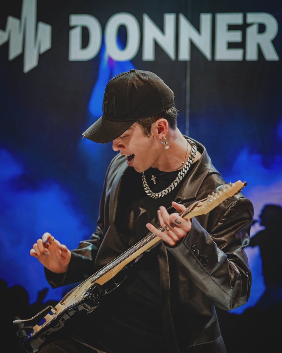 We are delighted to invite MIYAVI to our booth. He brought us a fantastic performance with the DST-600 electric guitar.🎸 Let's give a big cheer for MIYAVI's presence!🔥🔥🔥 📷Photo from @jus10h on IG. #Donnermusic #guitarist #MIYAVI #guitarlife #NAMM2024 #DonnerNAMM2024