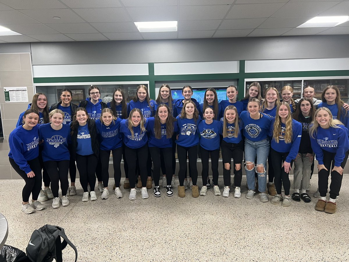 BBE GBB team wearing blue for Kyle Lieser! HBD 💙💙#lylepilestrong