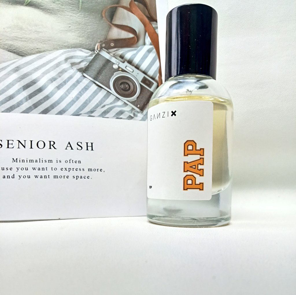 lilssst's tweet photo. Kamu kerja diruang berAC? Atau mau ngedate seharian sama do'i? 
Aku ada rekomendasi parfum wanginya sopan, sweet and fresh
Kenalin nih Ganzi X varian PAP by @ganzixofficial 

#racuninparfum #dailyparfume #bodyscent #parfum #ganzix https://t.co/5f5au0WPwt