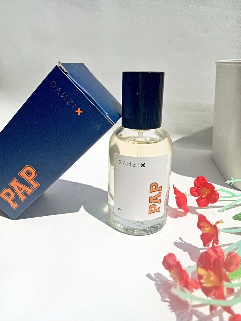 lilssst's tweet photo. Kamu kerja diruang berAC? Atau mau ngedate seharian sama do'i? 
Aku ada rekomendasi parfum wanginya sopan, sweet and fresh
Kenalin nih Ganzi X varian PAP by @ganzixofficial 

#racuninparfum #dailyparfume #bodyscent #parfum #ganzix https://t.co/5f5au0WPwt
