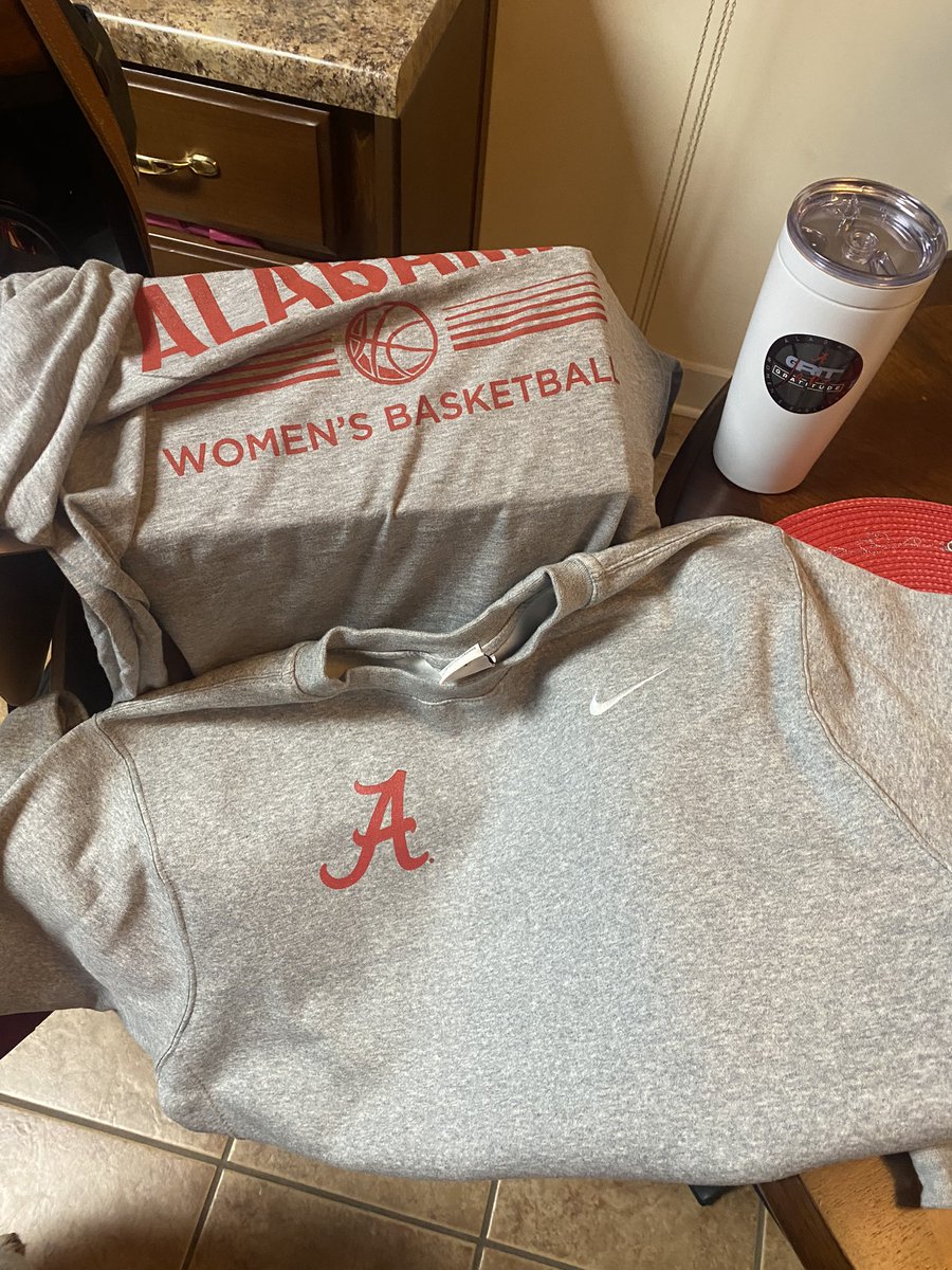 dmlm1515's tweet photo. @AlabamaWBB Yay!!! Got my WBB swag today! RollTide Forever! #RollTide https://t.co/xedJnVodlN
