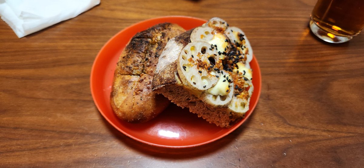 RatTrap_JP's tweet photo. 今日のお昼🍚

LittleLights
ガーリックフランス
蓮根のタルティーヌ

カリサクもっちりじゅわ〜って感じ。
マジやべえうめえ。 https://t.co/P8vTsnQcLN