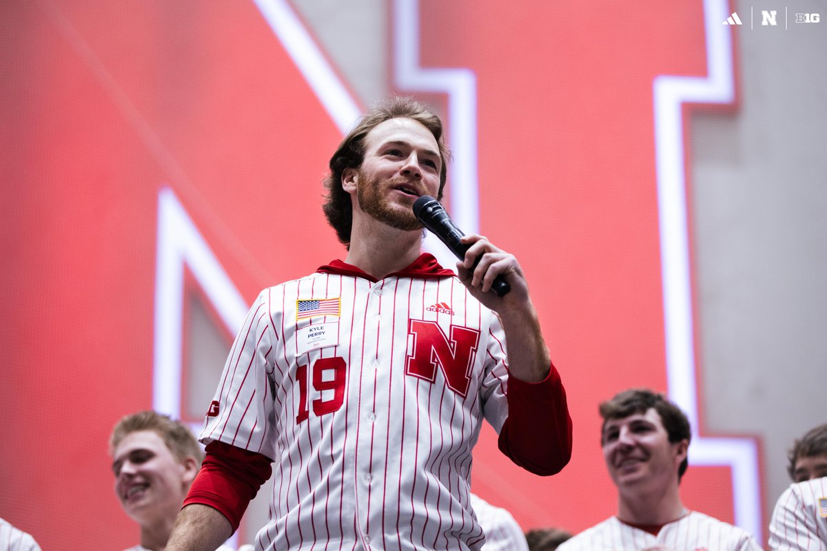 Fan Fest means one thing: baseball's around the corner. 👊 Great seeing ya tonight Husker Nation. #GBR