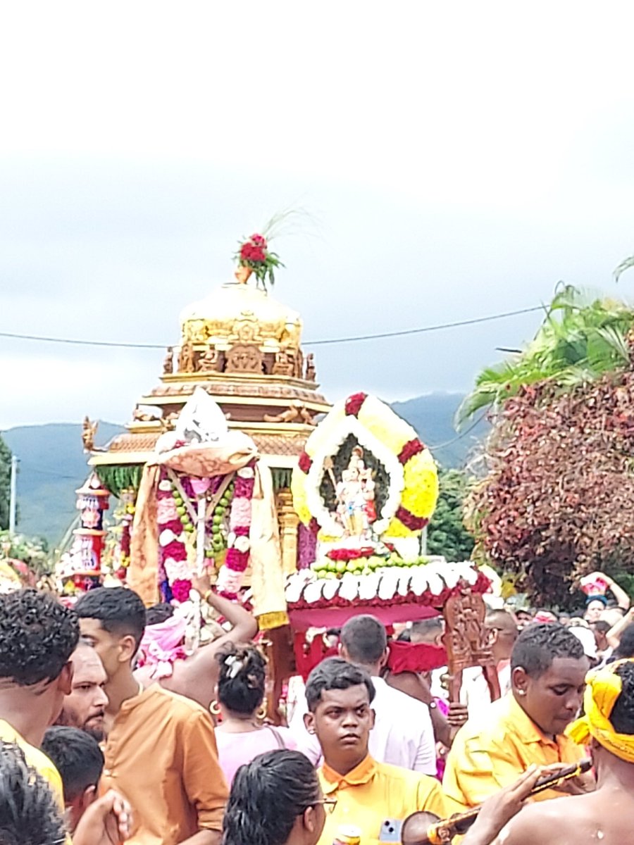 Lynda_Savaranin's tweet photo. Taï Poussam cavadee 2024 #SaintAndré Béatrix #SAVARANIN et #LyndaSAVARANIN #Mère et #fille un plaisir #partagé en ce jour de #cavadee https://t.co/ZRi5ZApaA4