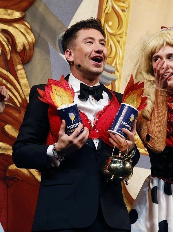 hasty pudding honors barry keoghan as its man of the year