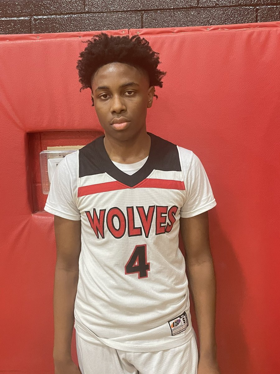 Cloudy Courtside tweet media