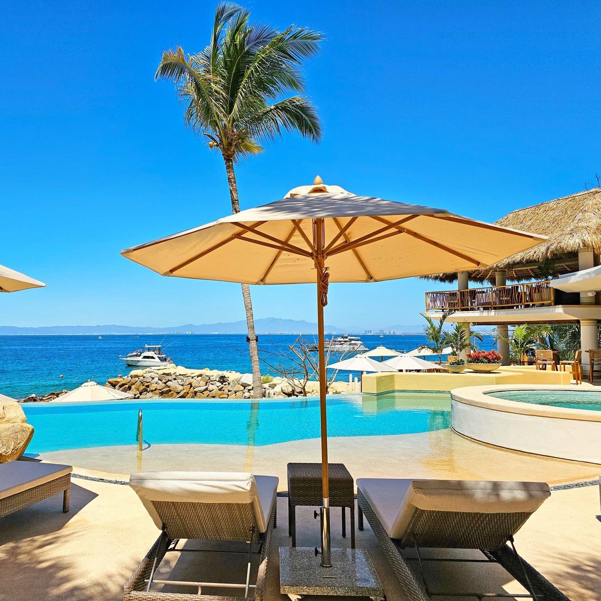 XalliClub's tweet photo. ¡Vive la experiencia única de Xalli Club! Desde relajarte en la playa hasta cenar en nuestros restaurantes de clase mundial. 🏖️🍽️

Reserve 322 228 0229 ext 1 · 322 228 0251 ext 1
WhatsApp 322 303 2639  ---> https://t.co/DKJLIZGX0B
reserve@xalliclub.com https://t.co/YniHx5uC7g