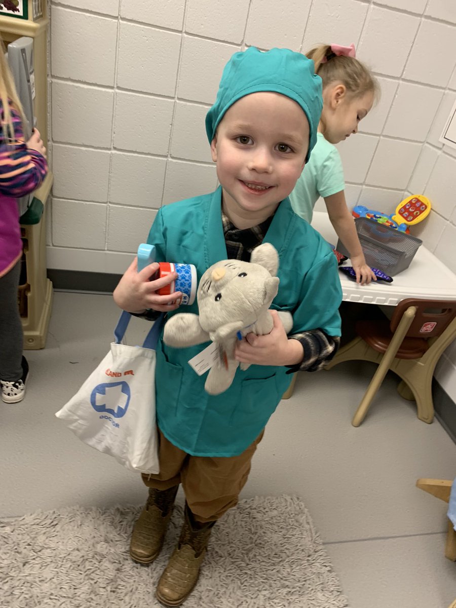MPreschoolers's tweet photo. Lots of future veterinarians in the making! ๐ฉบ๐ฅผ๐ฉป ๐ถ๐๐พ
These kiddos are loving the vet clinic dramatic play set up!!! #petstudy #creativecurriculum #littlezeps #gozeps #preschool #futurecareers https://t.co/I5Ve36KMOB