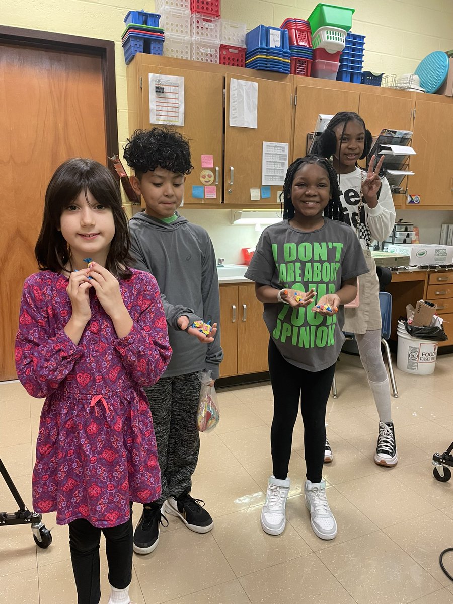 kellprice14's tweet photo. National bubblegum day @Sandalwood_BCPS. We chewed some before and during announcements but spit it out before returning to class. Didn’t want any angry Ts. But of course they went home with more. #studiocrew #nationalholidays https://t.co/5q0nYZy8UQ