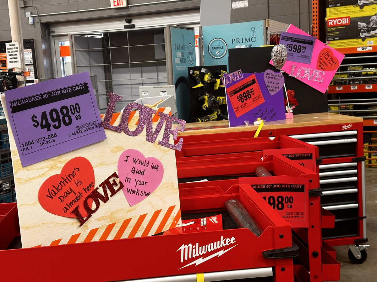 missmelimel516's tweet photo. Had to let these tool boxes stand out. Rocky River Home Depot. https://t.co/0J5XVMWCVQ