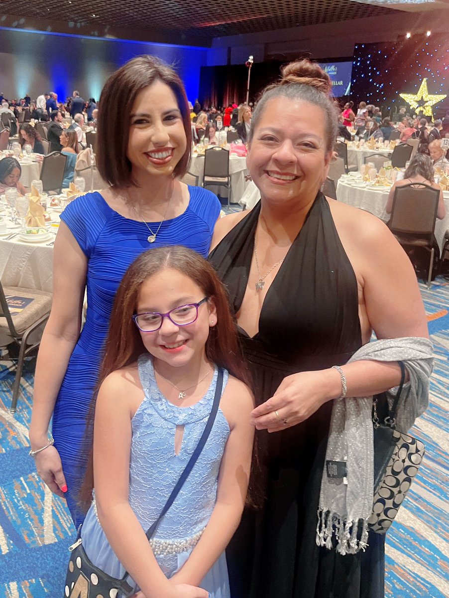 It was a 🌟 Stellar 🌟evening celebrating our MWMS TOY, SPOY and my amazing friend and AP Honoree, Faye. #ocpsstellar <a href="/MWMS_OCPS/">MeadowWoodsMS</a>