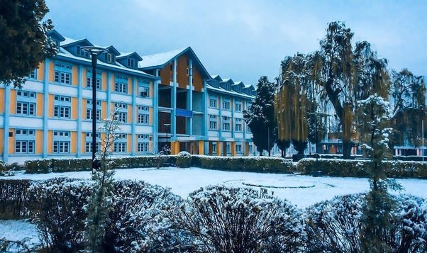 RisingKashmir's tweet photo. #YuvaSangam Phase-IV: #NITSrinagar selected as #NodalCentre for #JK, #Ladakh
#Localstudents can visit and explore #Maharashtra at free of cost
https://t.co/Eusk07lUTf https://t.co/XdlC1Pq4Je