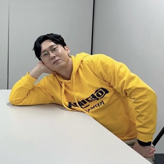진짜 멀끔하게 생김