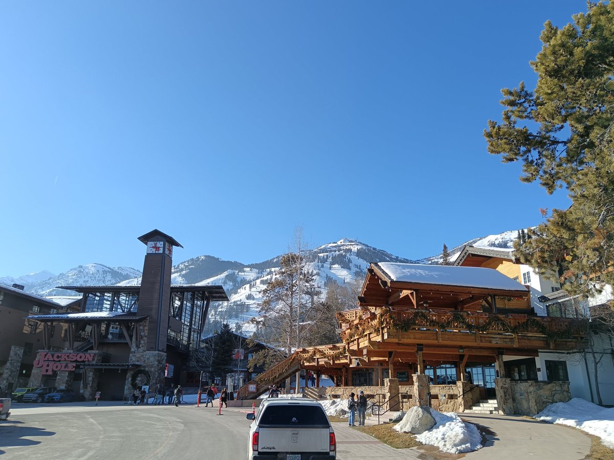 Excellent presentation on #RAPN today at Jackson Hole Seminars held by <a href="/BovePierluigi/">Pierluigi Bove</a>, then exchanges of opinions with American Colleagues.