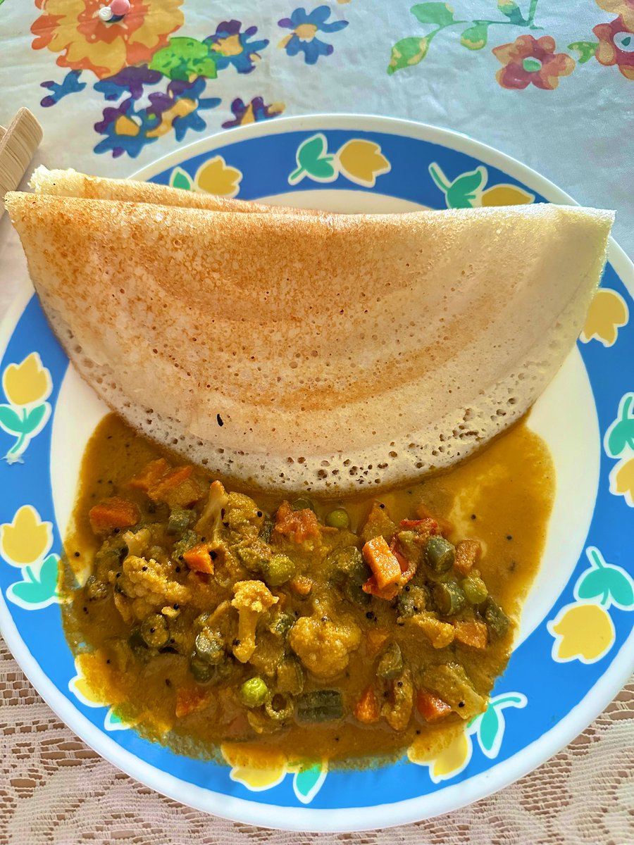 vrundavs's tweet photo. #weekend #breakfast
#dosey & vegetables gojju
#mandyastyle #homecookedmealsarehealthy https://t.co/TRpGrvT49k