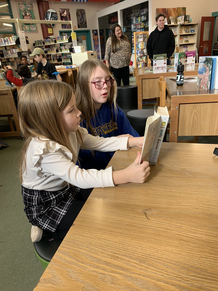Final visitors for Literacy Week @ #WeAreSpencer <a href="/SD62_Sooke/">Sooke School District</a> was little buddy class from our neighbour elementary school. Our Ss loved reading with Ms B’s students. #loveofreading #buildingcommunity  @jentnixon